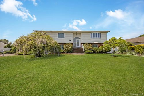 1540 7th Street, West Babylon, NY, 11704 | Card Image