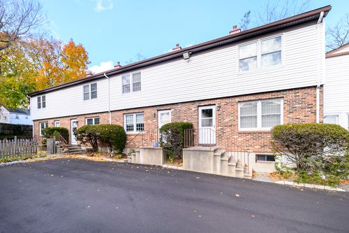 apt-2-209 Seaside Ave, Stamford, CT, 06902-5491 | Card Image