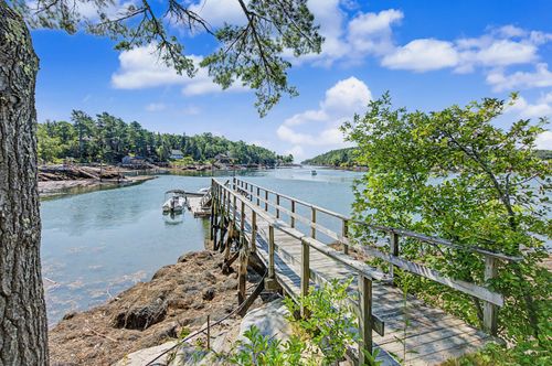 1 Chimes Ln, Boothbay Harbor, ME, 04538 | Card Image