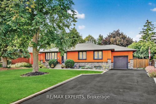 60 Suburban Dr, Mississauga, ON, L5N1G9 | Card Image