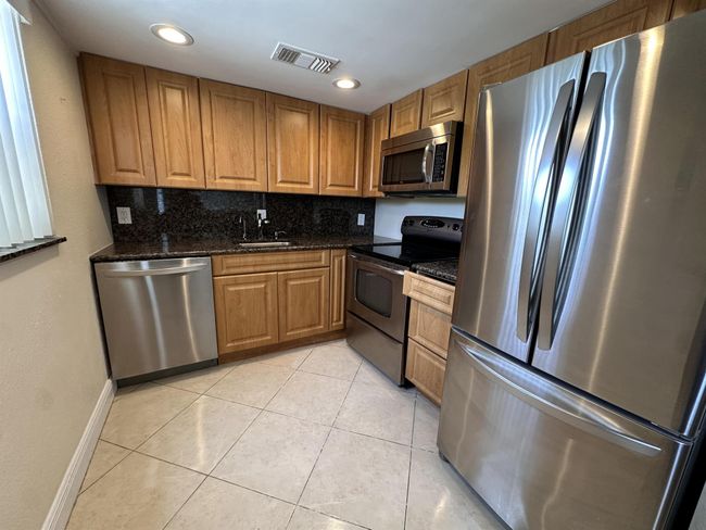 433 Saxony J, Condo with 2 bedrooms, 2 bathrooms and null parking in Delray Beach FL | Image 12