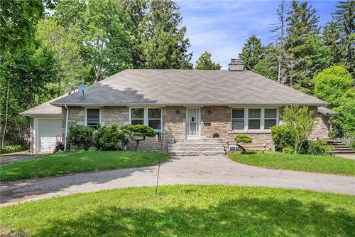 11 Ben Machree Dr, Mississauga, ON, L5H2S2 | Card Image