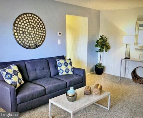 2049 Barnsboro Rd, Blackwood, NJ, 08012-2575 | Card Image