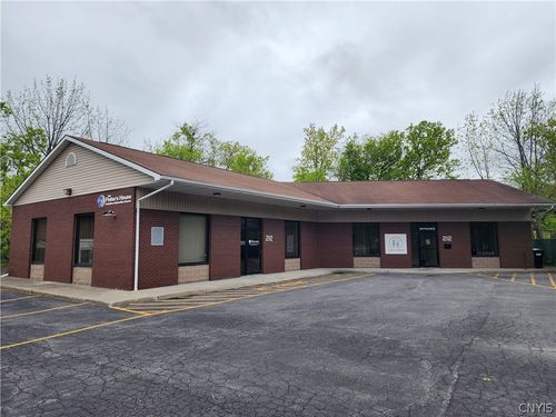 212 E Manlius St, East Syracuse, NY, 13057-2515 | Card Image