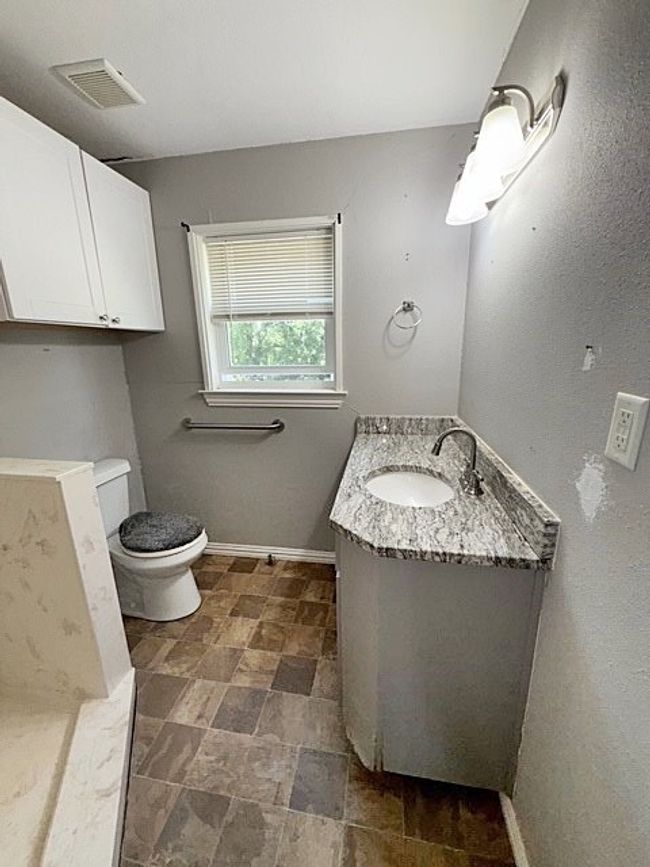 1921 Mckamie Rd, House other with 2 bedrooms, 1 bathrooms and null parking in Mcgregor TX | Image 10