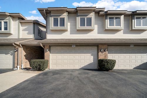 1017 Arbor Ct, Mount Prospect, IL, 60056-4475 | Card Image