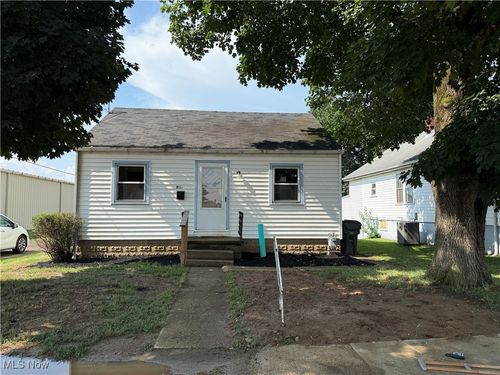 218 Vine Street, Coshocton, OH, 43812 | Card Image