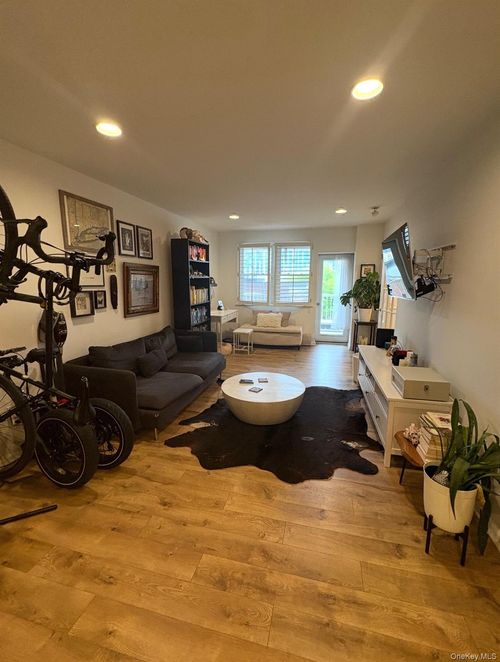 2s-55 Monroe Blvd, Long Beach, NY, 11561-4379 | Card Image