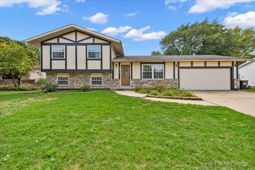 5011 Sandburg Dr, Mchenry, IL, 60050-5149 | Card Image