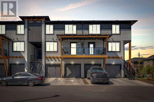 10060 46 St Ne, Calgary, AB, T3J2H8 | Card Image