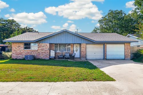 2230 Woodwind Way, League City, TX, 77573-2716 | Card Image