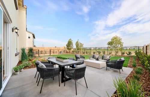 2813 Nicole Gee Dr, Roseville, CA, 95747-4798 | Card Image