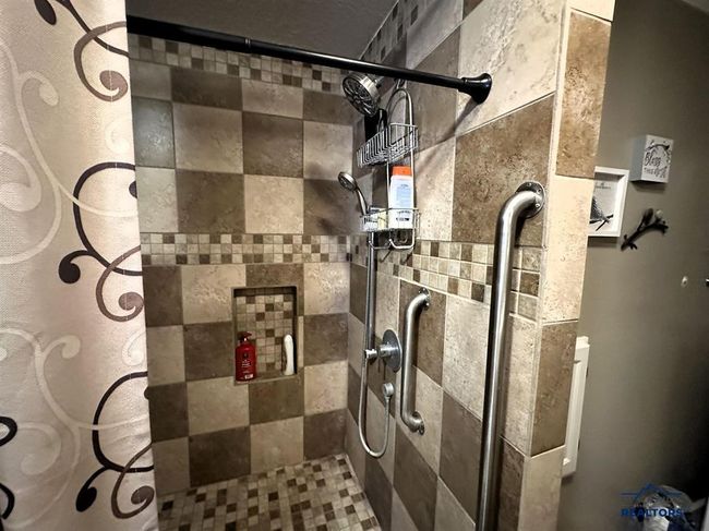 306 10 Th Ave, House other with 4 bedrooms, 3 bathrooms and null parking in Edgemont SD | Image 18
