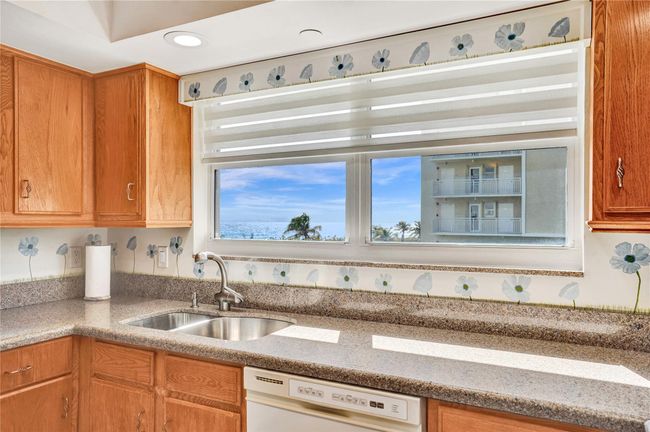 Kitchen | Image 25