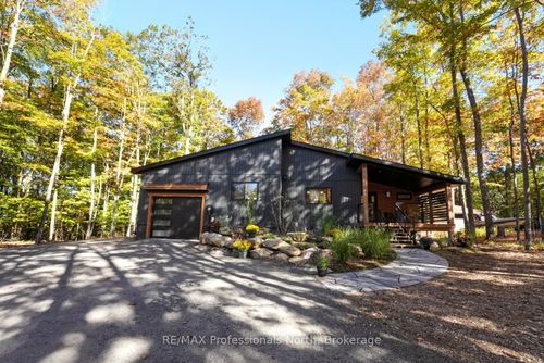 235 Sunnyside St, Haliburton, ON, K0M1S0 | Card Image