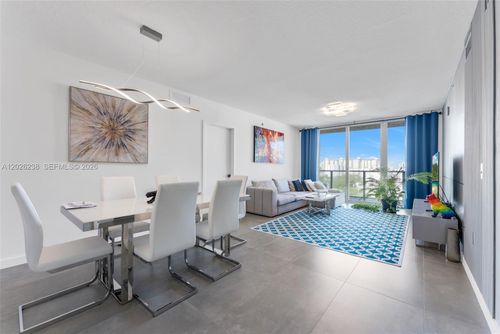 4-905-300 Sunny Isles Blvd, Sunny Isles Beach, FL, 33160-5637 | Card Image