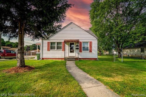 17405 Anne Ave, Allen Park, MI, 48101-2820 | Card Image