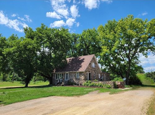 802 Le Hillier St, Mankato, MN, 56001-1846 | Card Image