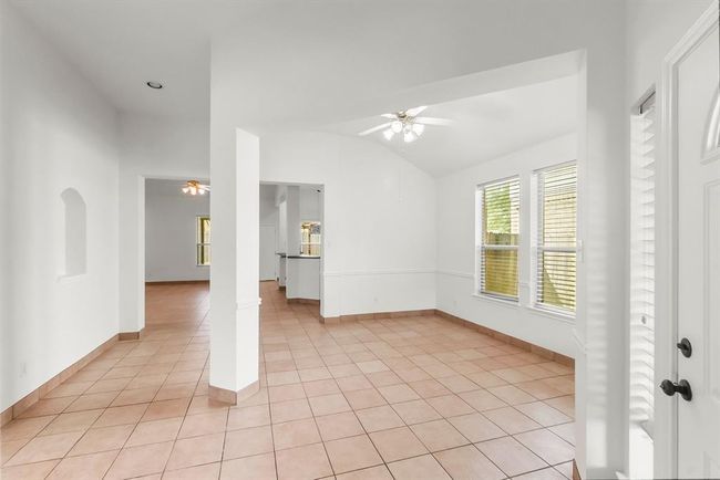 19311 Twin Buttes Dr, House other with 4 bedrooms, 2 bathrooms and 2 parking in Tomball TX | Image 6