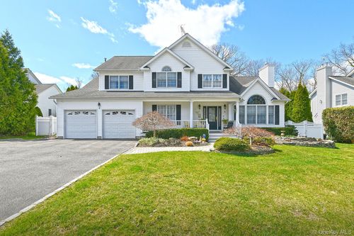 4 Rolling Wood Ct, Hauppauge, NY, 11788-4375 | Card Image