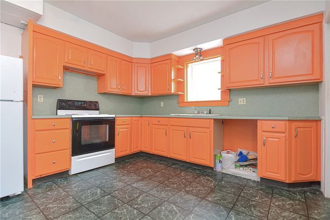 39 Camac St, House other with 2 bedrooms, 2 bathrooms and 6 parking in Pawtucket RI | Image 9