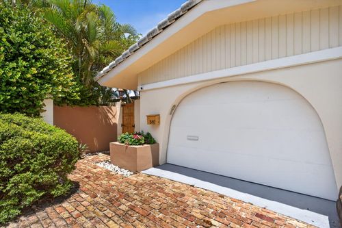 581 Se 11th St, Pompano Beach, FL, 33060-9407 | Card Image