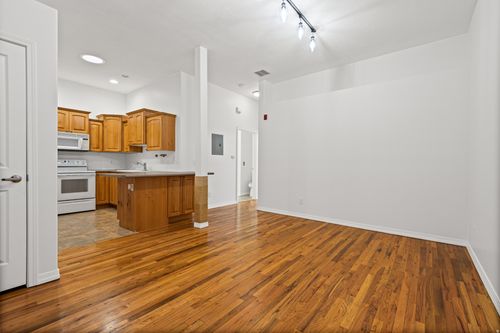 213-70 Main St, Bountiful, UT, 84010-6103 | Card Image