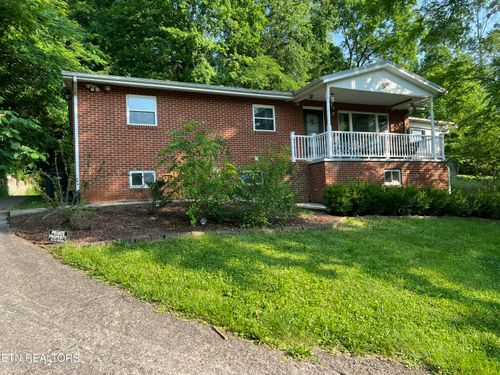 111 Old Evacuation Ln, Oliver Springs, TN, 37840-6200 | Card Image
