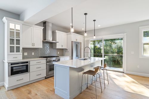 18-30 Cate St, Portsmouth, NH, 03801-4691 | Card Image