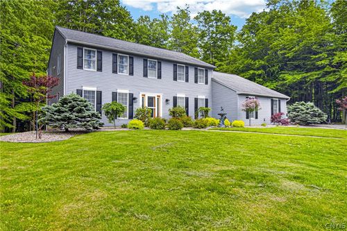 8 Silver Birch Ct, New Hartford, NY, 13413-3913 | Card Image