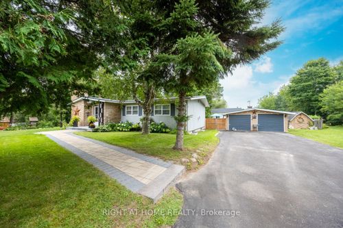 141 Platten Blvd, Port Perry, ON, L9L1B4 | Card Image