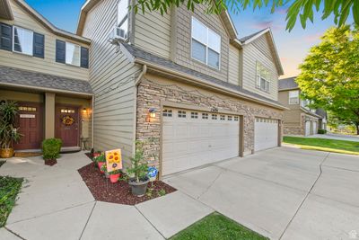 13494 S Leaf Wing Ln, Townhouse with 3 bedrooms, 2 bathrooms and 2 parking in Riverton UT | Image 2