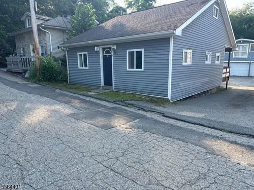 15 Diamond Dr, Lake Hopatcong, NJ, 07849-2207 | Card Image