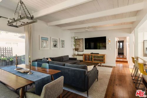 8404 Kirkwood Dr, Los Angeles, CA, 90046-1928 | Card Image