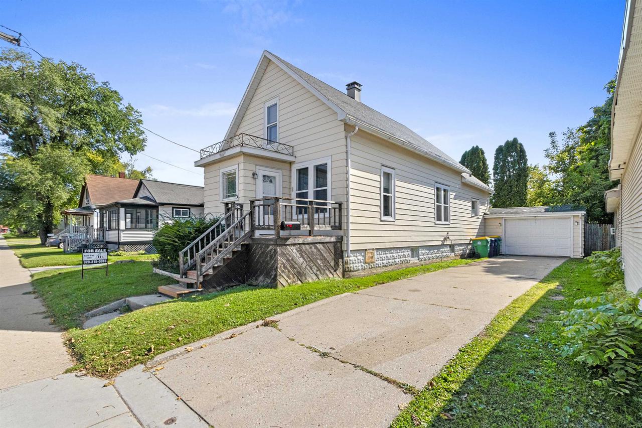Shawano Ave, Green Bay, WI 54303