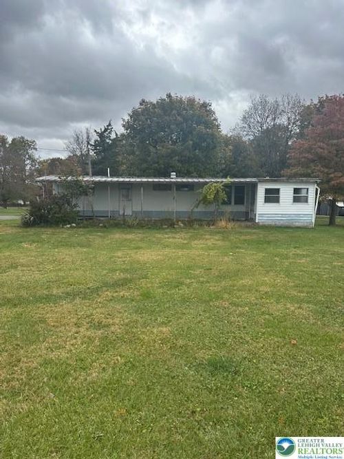 78 Locke Heights Rd, Bangor, PA, 18013-9650 | Card Image