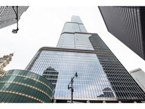 p34-401 N Wabash Ave, Chicago, IL, 60611-3583 | Card Image