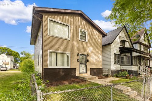 3270 N 11th St, Milwaukee, WI, 53206 | Card Image