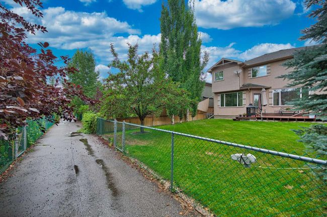 11 Chapala Terrace Se, Home with 4 bedrooms, 3 bathrooms and 4 parking in Calgary AB | Image 20