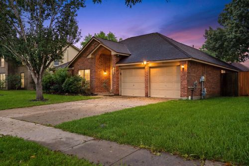 2004 Landing Blvd, League City, TX, 77573-4846 | Card Image