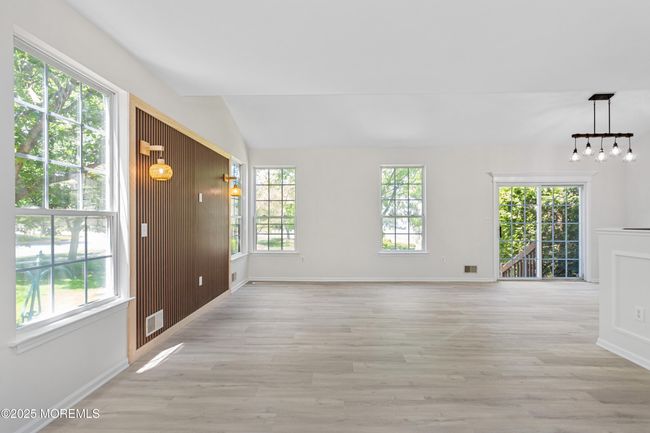 Living Room Area | Image 10
