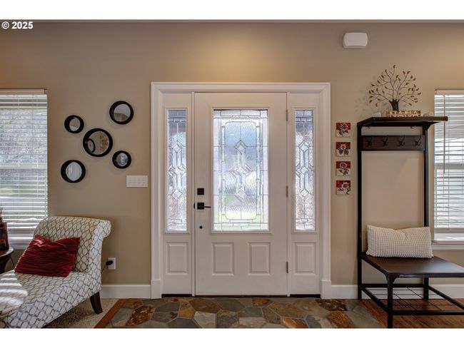 459 Oak Valley Loop, House other with 4 bedrooms, 4 bathrooms and 3 parking in Winchester OR | Image 7