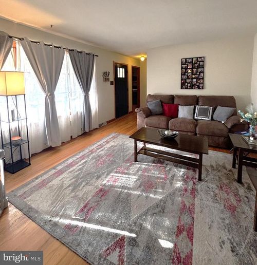 14042 Crest Ave, WAYNESBORO, PA, 17268-9473 | Card Image