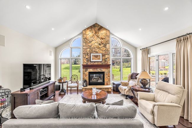 5029 Cedar Springs Crt, House other with 3 bedrooms, 3 bathrooms and 12 parking in Burlington ON | Image 22