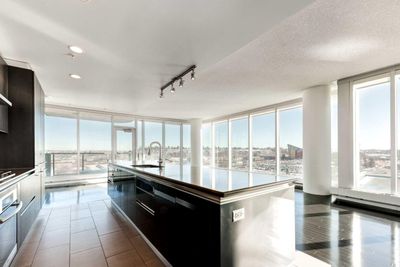 803 - 433 11 Ave Se, Condo with 2 bedrooms, 2 bathrooms and 2 parking in Calgary AB | Image 3