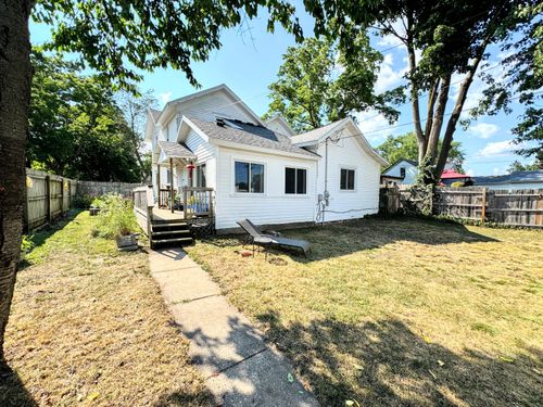 612 Marion Ave, Big Rapids, MI, 49307-1352 | Card Image