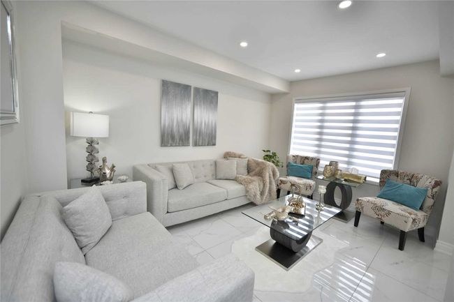 3231 Sharp Rd, House attached with 3 bedrooms, 4 bathrooms and 2 parking in Burlington ON | Image 6