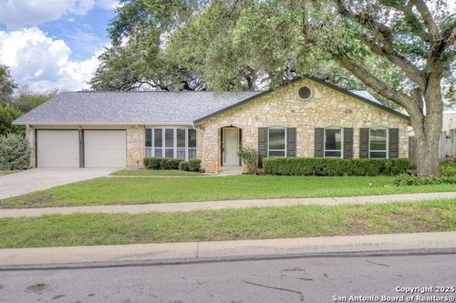 5831 Freemans Farm St, San Antonio, TX, 78233-5116 | Card Image
