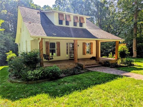 1540 Yadkinville Rd, Mocksville, NC, 27028-1910 | Card Image