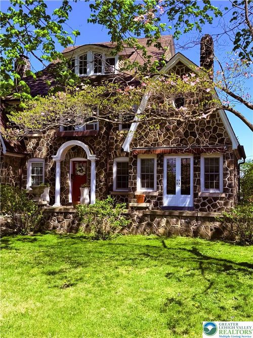 b-125 N 14th St, EASTON, PA, 18042-3217 | Card Image